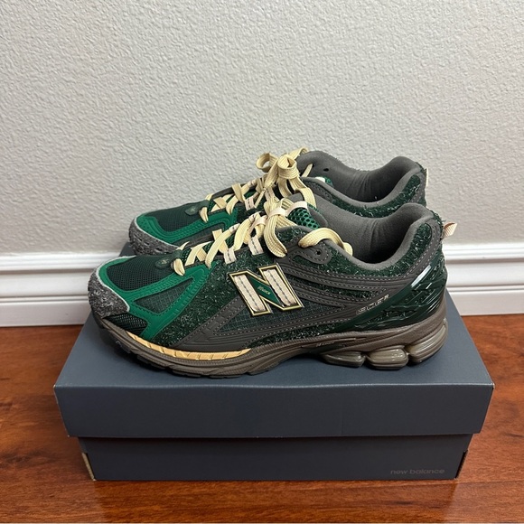 New Balance 1906R size? Exclusive Diamond District Pack Green Size 10.5 - Picture 1 of 8